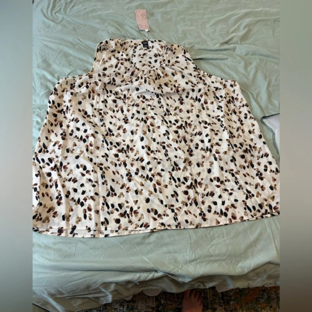NWT-SHEIN 4 xl shirt. I accidentally ordered 2